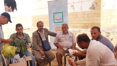  780 كشف طبي للمواطنين بالشلوفة في قافلة لجامعة القناة