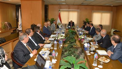 قطاع الأعمال: تطبيق المعايير العالمية في صناعة الدواء بالشركات التابعة