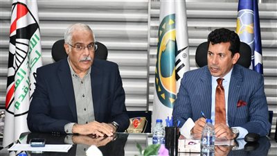 وزير الشباب يبحث استعدادات المنتخبين الأول والأولمبي لتصفيات كأس العالم وأولمبياد باريس