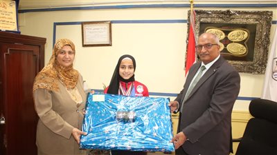 تكريم ابنة بني سويف بسمة رمضان الحاصلة على 6 ميداليات ذهبية وفضية 