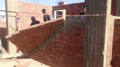 إزالة فورية لحالة بناء دون ترخيص بقرية الجبلاو بقنا 