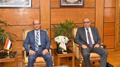 جامعة أسيوط تستقبل فريق الجودة التابع للهيئة القومية لتجديد اعتماد كلية التمريض