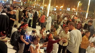 المحبون والمريدون يحتفلون بالليلة الختامية لمولد سيد الشهداء