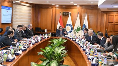 وزير البترول يترأس اجتماع اللجنة العليا للمسؤولية المجتمعية 