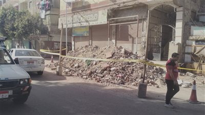 محافظة الجيزة تزيل مخالفات بناء بعقار بشارع اللبيني في حي الهرم