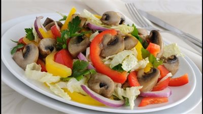 تساعد على خسارة الوزن| طريقة عمل سلطة الكرنب بالفلفل الملون والمشروم
