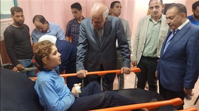 محافظ الجيزة يطمئن على الحالة الصحية لمصابى حادث طريق أبوغالب بمستشفى الشيخ زايد التخصصى