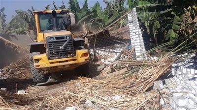 قنا تنفذ حملات إزالة بقرى المحروسة ودندرة وأولاد عمرو 