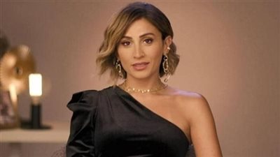 دينا الشربيني بطلة 