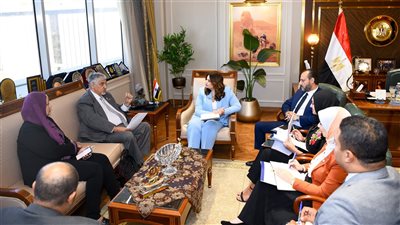 وزيرة الهجرة تستقبل خبيرًا مصريًا بأمريكا في مجال البترول وإدارة المخلفات الصناعية