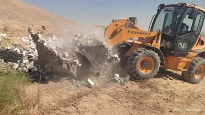 قنا تنفذ حملة لإزالة 3 حالات تعد بقرية أبنود