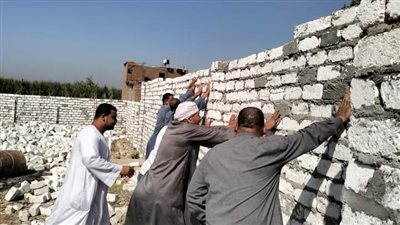 إزالة 6 حالات تعد على الأراضي الزراعية وأملاك الدولة بأبو تشت بقنا 