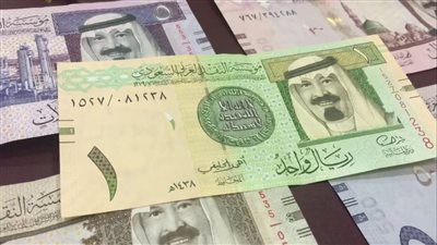سعر الريال السعودي بمنتصف تعاملات اليوم الجمعة فى ماكينات الـATM