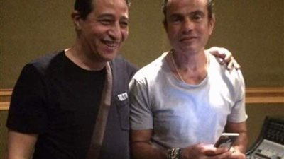 يحيى الموجي يكشف علاقته بالهضبة عمرو دياب