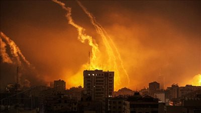 الاحتلال الإسرائيلي يقصف مدرسة 
