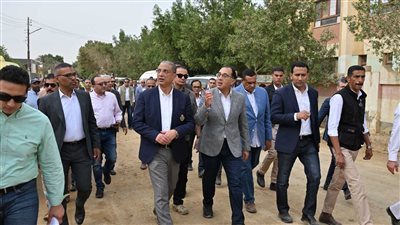 رئيس الوزراء يواصل متابعة مشروعات 