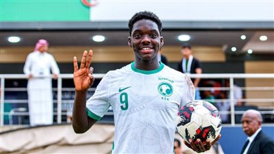 بعد استدعاء طلال حاجي.. من هو أصغر لاعب في تاريخ المنتخب السعودي