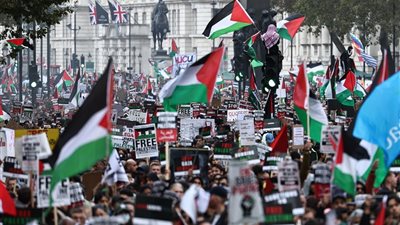 استنفار أمني في لندن ومئات الآلاف في مسيرة مؤيدة للفلسطينيين