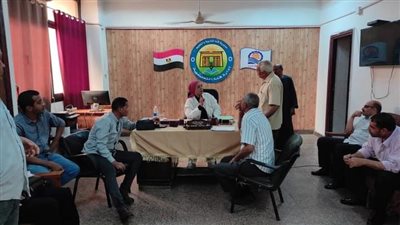 في أول اجتماع لها.. مدير إدارة قنا التعليمية تعلن الطوارئ استعدادًا للانتخابات الرئاسية