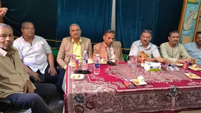 احتفالية لتكريم العاملين بمدرسة عمر بن الخطاب الإعدادية بأبو تشت فى قنا