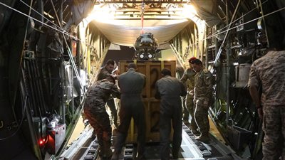 العاهل الأردني يشارك مجددا في عملية إسقاط جوي لإيصال مساعدات إنسانية لغزة