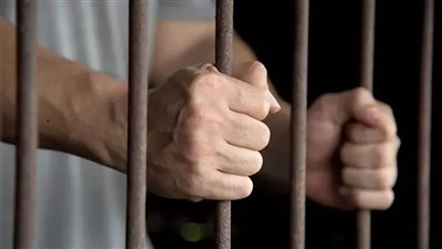 المشدد 3 سنوات لعاطل لاتهامه وآخر بالشروع في سرقة تروسيكل 