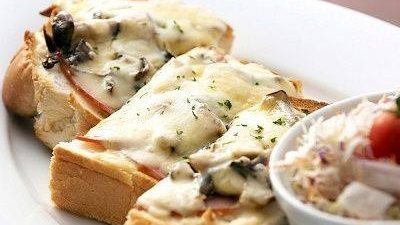 يحسن الذاكرة.. حضري ساندويتش الجبن بالزعتر لفطار صحي