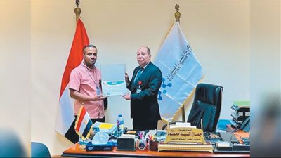 «المصرية للمطارات» تكرّم عاملاً لكفاءته وتميزه