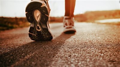 ماذا يحدث لجسمك إذا بدأت يومك بالمشي؟