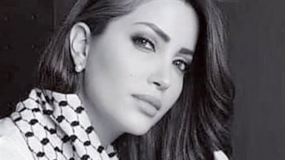 نسرين طافش تدعم  أزياء سيدات فلسطين 