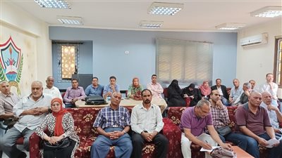 مدير تعليم نجع حمادي الجديد يوجه بصرف المتأخرات المالية للمعلمين