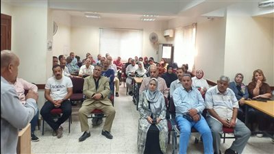 إدارة أبوتيج التعليمية تعقد ندوة للمعلمين للتعرف على المشروعات القومية ونقلها للطلاب