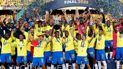 صنداونز يجدد تعاقد مدافعه الدولي بعد تألقه في الكان 