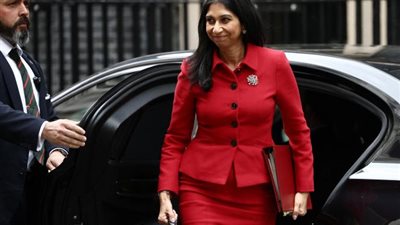 إقالة وزيرة الداخلية البريطانية