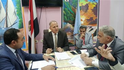 تعليم كفر الشيخ: تسليم شاشات 75 بوصة لـ10 مدارس للتعليم المجتمعي