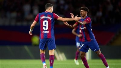 ليفاندوفسكي عن خلافه مع لامين يامال: 