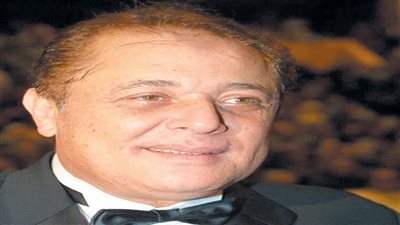 محمود عبدالعزيز نجم قاده حب الفن إلى عشق الوطن