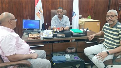 مدير تعليم قوص يبحث ملف استحداث نادى للربوت والذكاء الاصطناعي