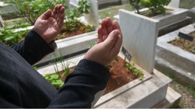 حقيقة وجود أدعية للجد المتوفي 