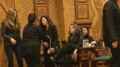 دنيا سمير غانم وإدوارد ورانيا فريد شوقي في عزاء عثمان محمد علي 