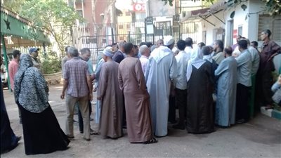 العاملون بحديقة الحيوان ينظمون وقفة احتجاجية لعدم الحصول على مستحقاتهم المالية