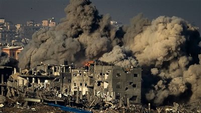 القوات الإسرائيلية تقتحم مجمع الشفاء الطبي في غزة 