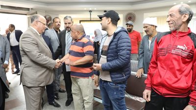 محافظ القاهرة يتفقد  المركز التكنولوجي النموذجى بحى المرج
