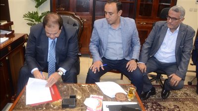 أبو العينين يتنازل عن مليون متر أراضٍ لصالح جهاز الشروق (صور)