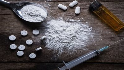 الفرق بين حيازة وتعاطي المخدرات وحجم العقوبة بين الحالتين