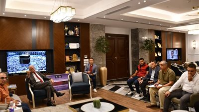 محافظ جنوب سيناء يبحث سبل تشغيل ممشى شرم الشيخ السياحي 