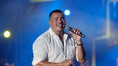 ليلة الدموع.. عمرو دياب الغائب الحاضر بأغنية نادرة الحضور في الحفلات