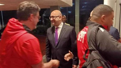 سفير مصر بليبيريا يستقبل بعثة المنتخب المصري الأول لكرة القدم
