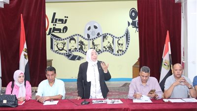 مدير تعليم قنا يجتمع بمديرى مدارس التعليم الثانوى للمشاركة الإيجابية فى الإنتخابات
