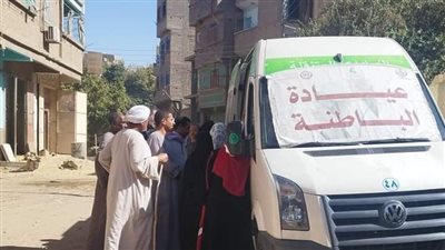 الكشف على 715 مواطنًا بالقافلة الطبية بقرية القلعة بقنا 